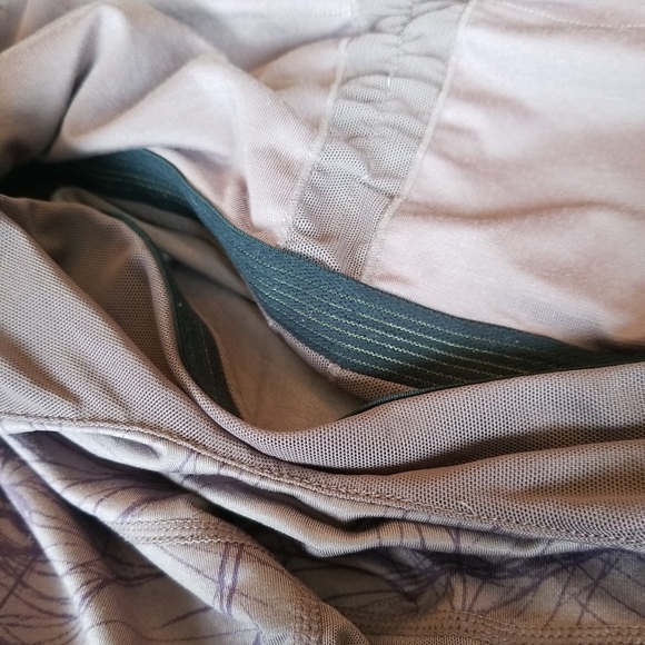 Lululemon Aria Peacock Feather Tank sz 8 built in bra purple mesh back in center - Picture 3 of 8